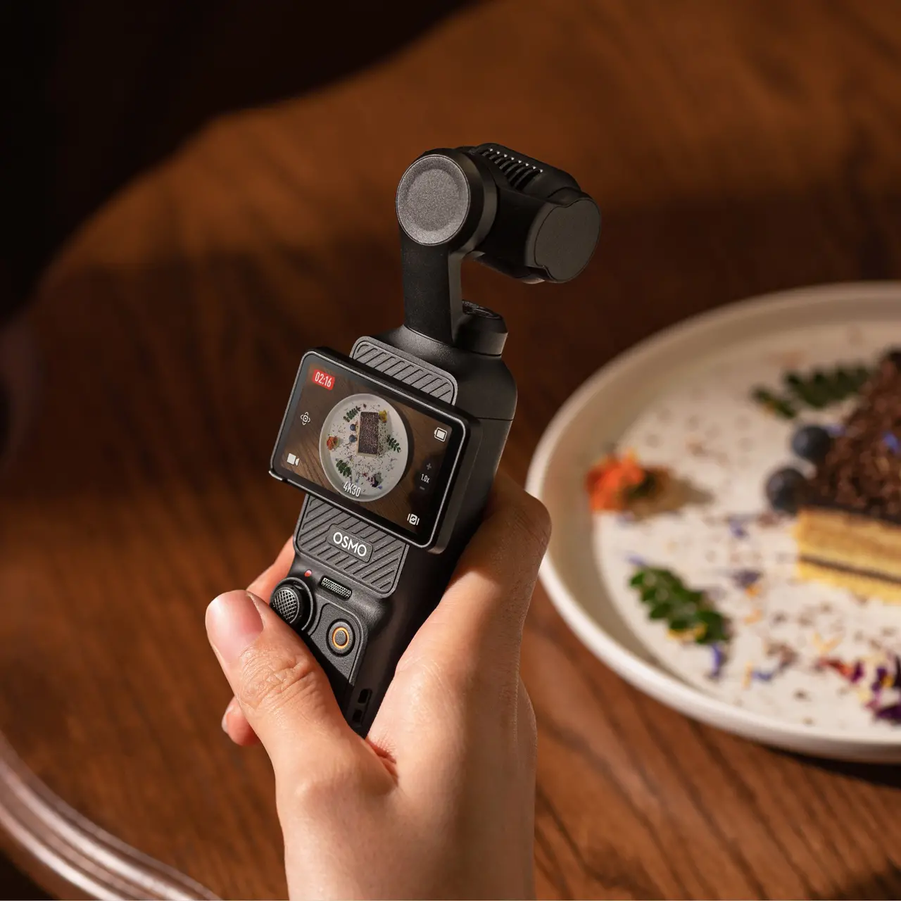 DJI Osmo Pocket 3 - Handheld 4K Camera with Stabilization, Compact and Portable Design thumbnail 9