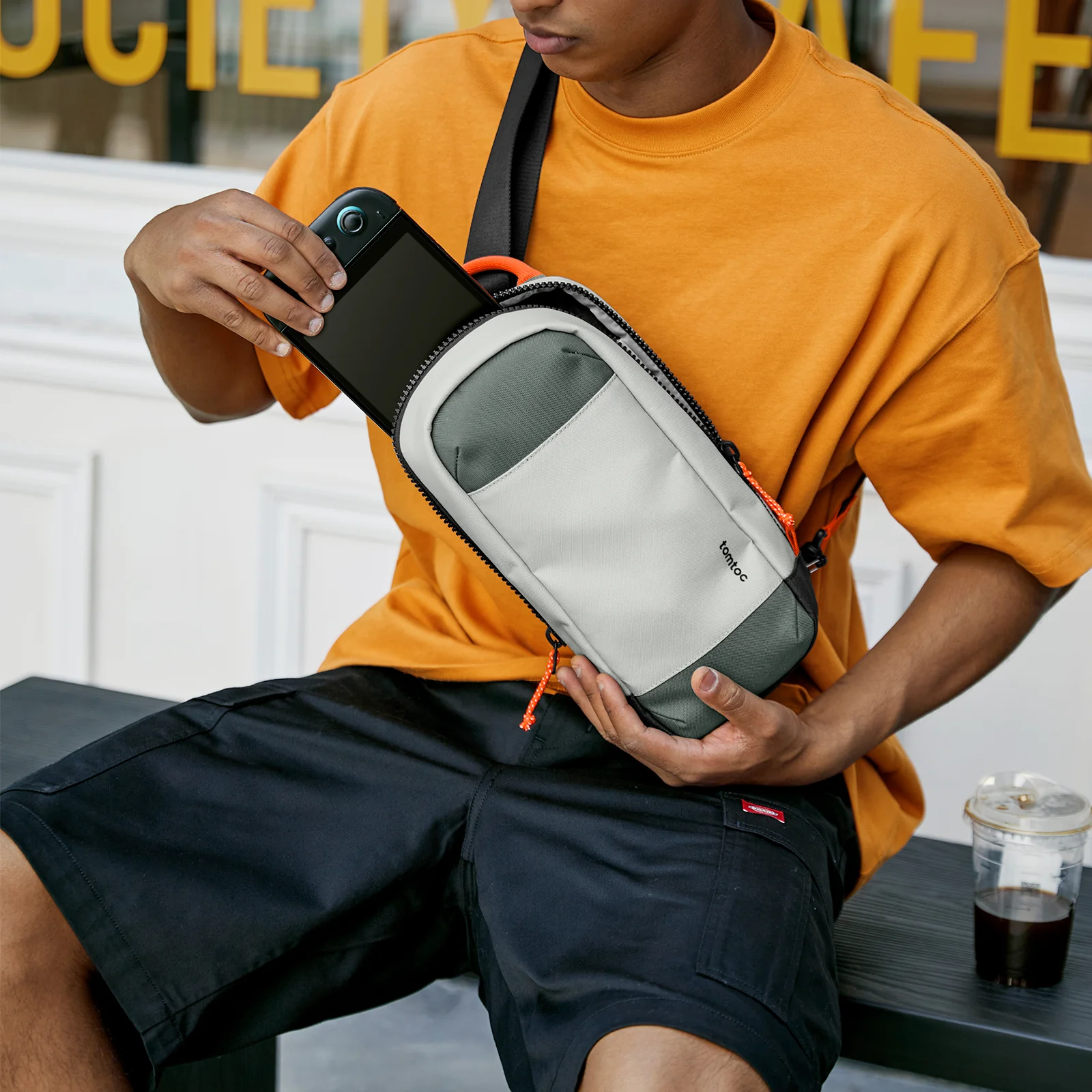 TOMTOC GAMEON G49 SWITCH 2 TRAVEL BAG GRAY G49S1G1 thumbnail 2