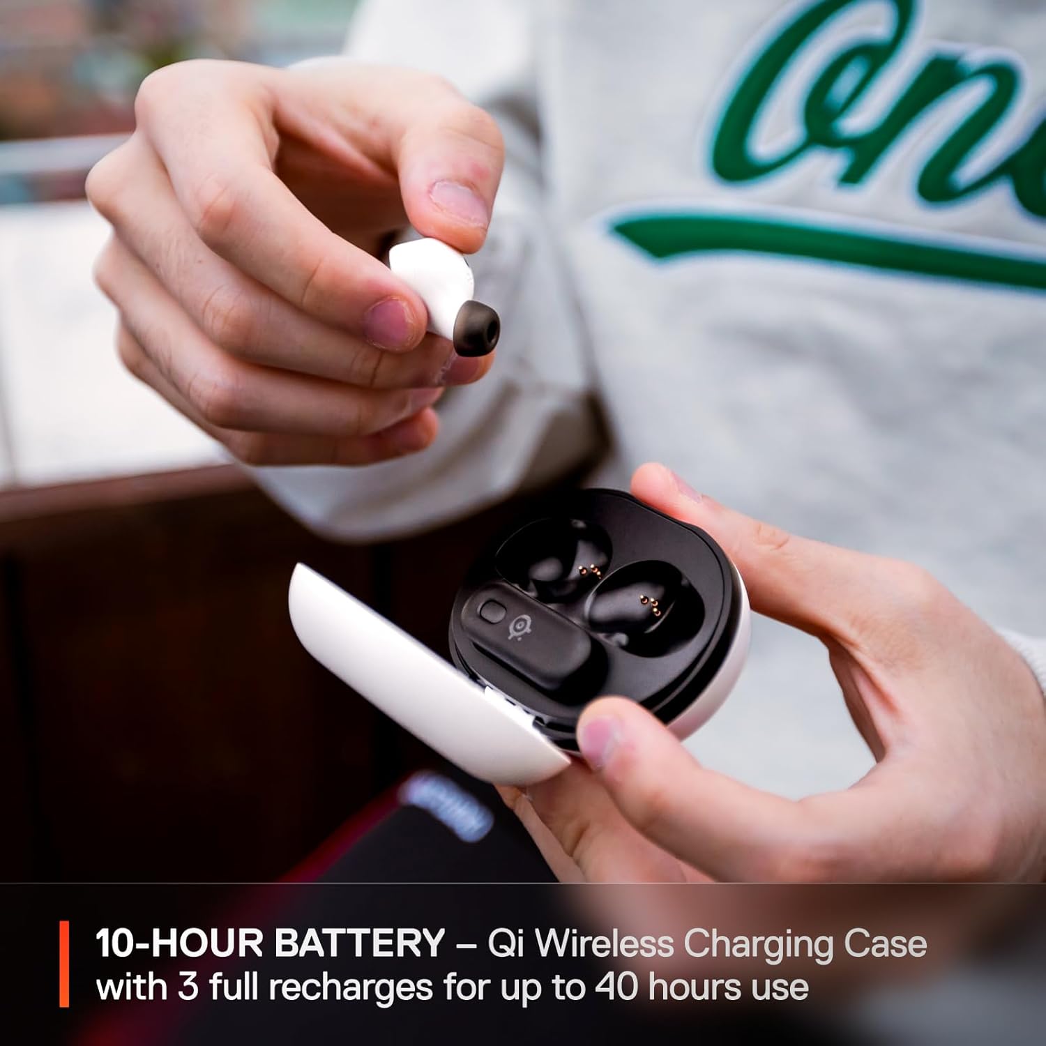 STEELSERIES ARCTIS GAMEBUDS WIRELESS NOISE CANCELLING GAMING EARBUDS FOR PS5 WHITE 61682 thumbnail 8