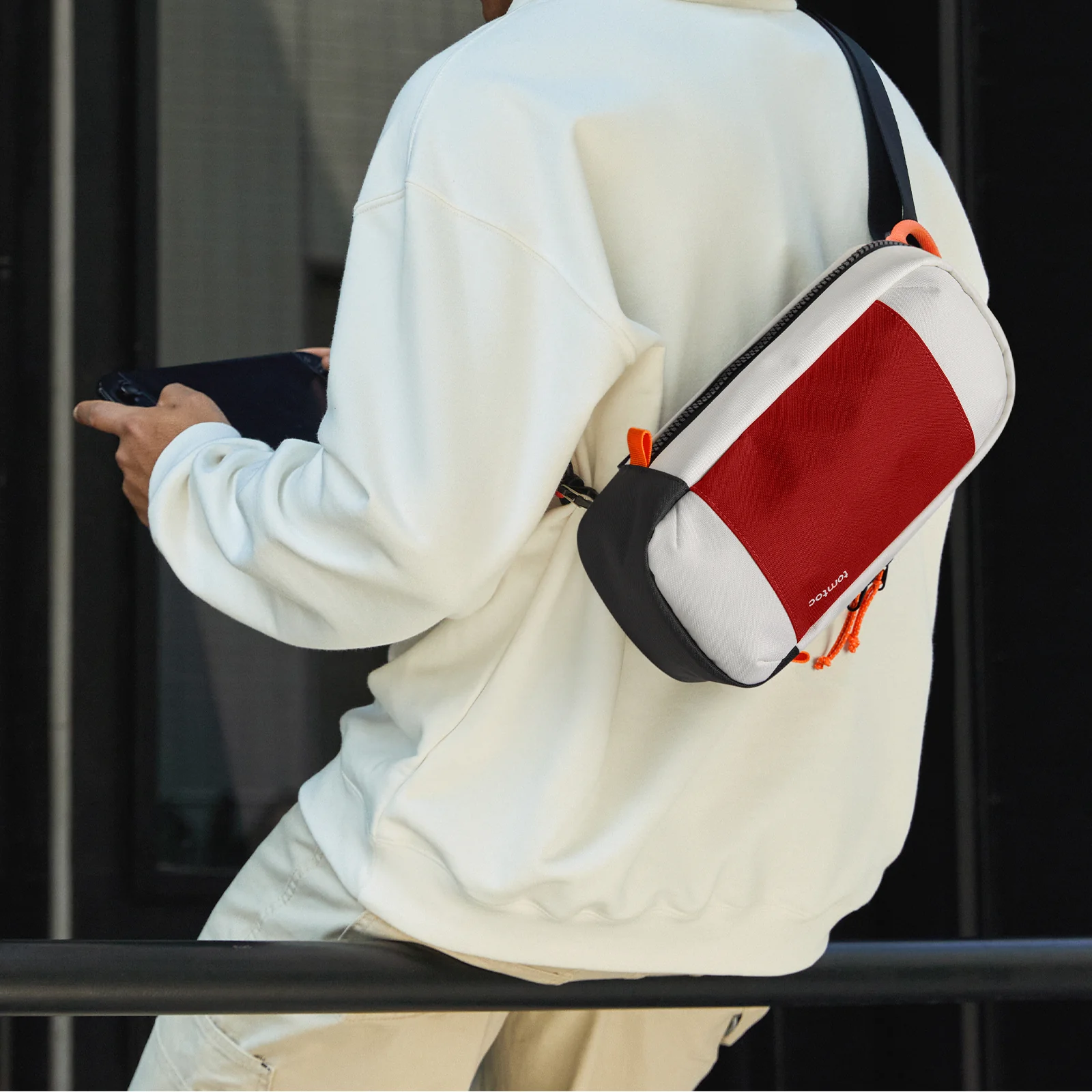 TOMTOC GAMEON G49 SWITCH 2 TRAVEL BAG RED G49S1R1 thumbnail 2