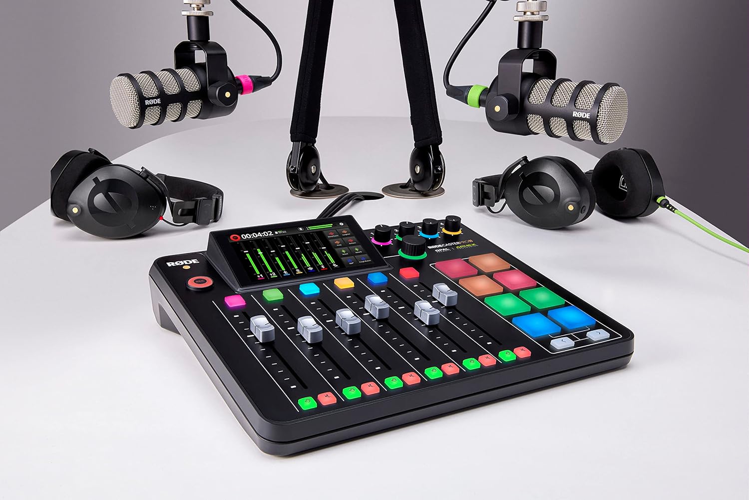 RODECASTER PRO II INTEGRATED AUDIO PRODUCTION STUDIO BLACK thumbnail 5