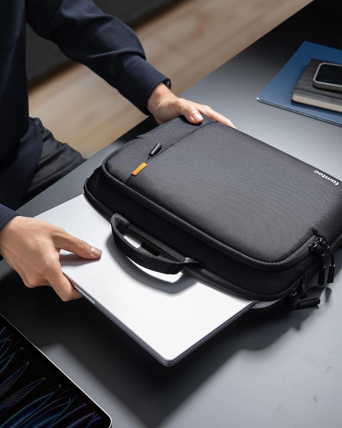 TOMTOC DEFENDER A30 15-16 INCH LAPTOP SHOULDER BAG BLACK A30F2D1 thumbnail 9