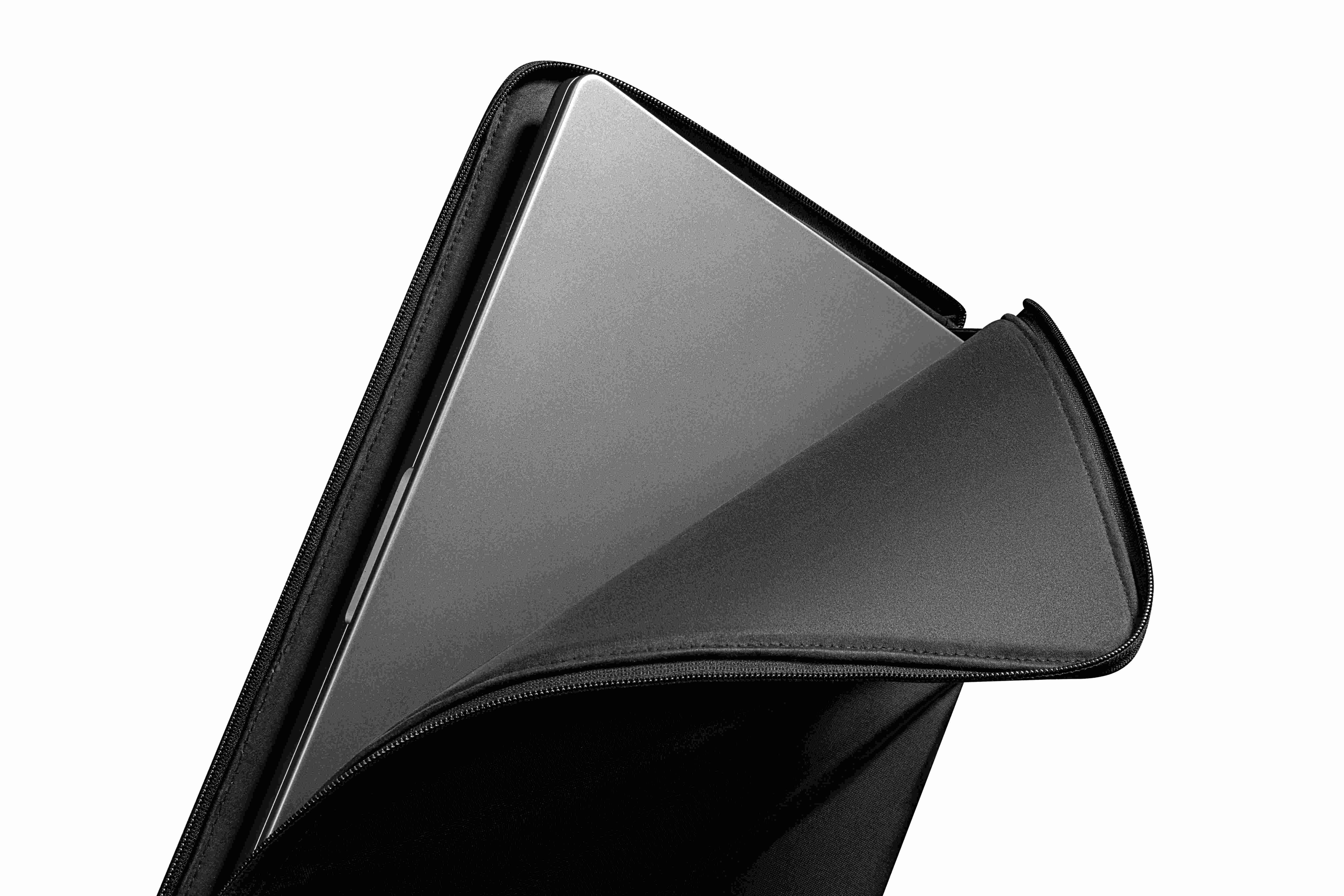 TOMTOC VOYAGE A10 16 INCH LAPTOP SLEEVE BLACK A10F2D1 thumbnail 4