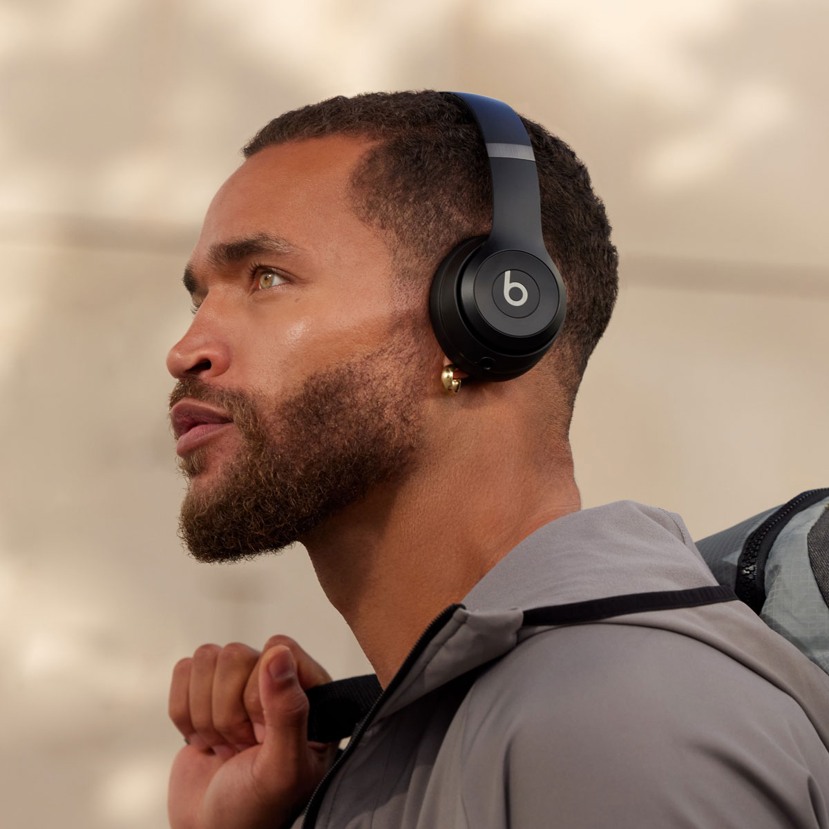 BEATS SOLO 4 WIRELESS HEADSET MATTE BLACK MUW23 thumbnail 4