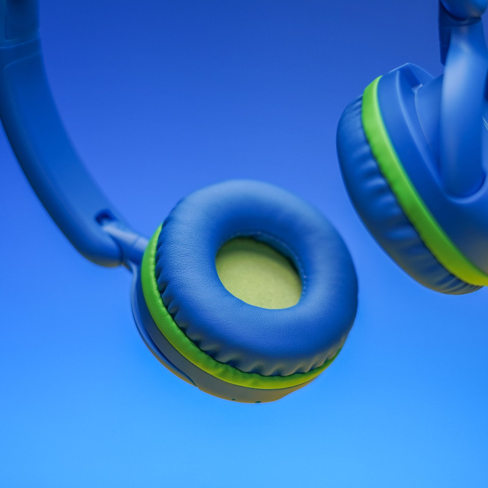 Bluepebble Kids Pulse Audio KD80 Wireless Headphones - Safe & Stylish BP-PAD80JNR thumbnail 10