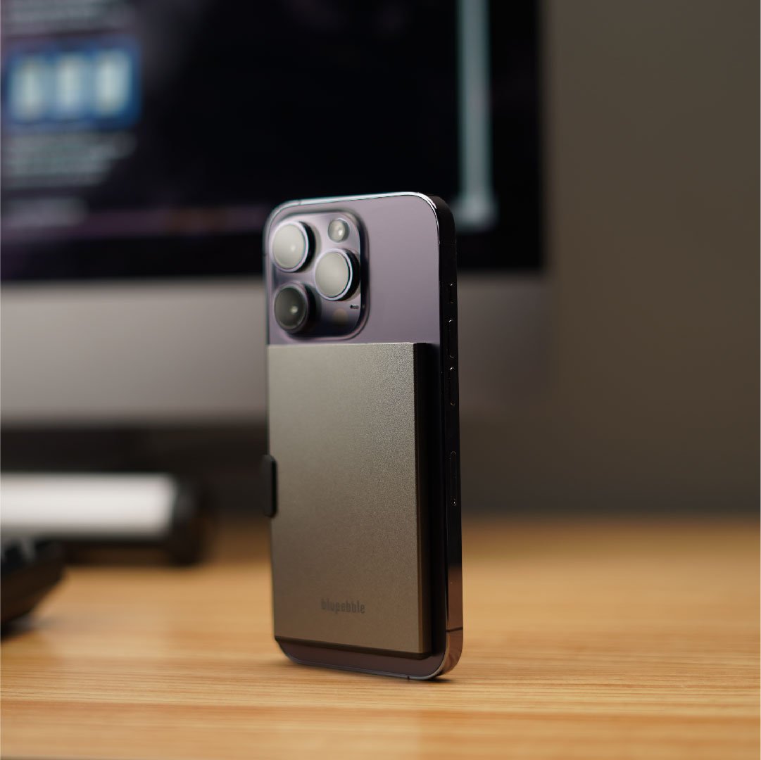Bluepebble 3-Card Magnetic Holder with RFID Protection - Sleek and Secure BP-3CARRDMAG thumbnail 5