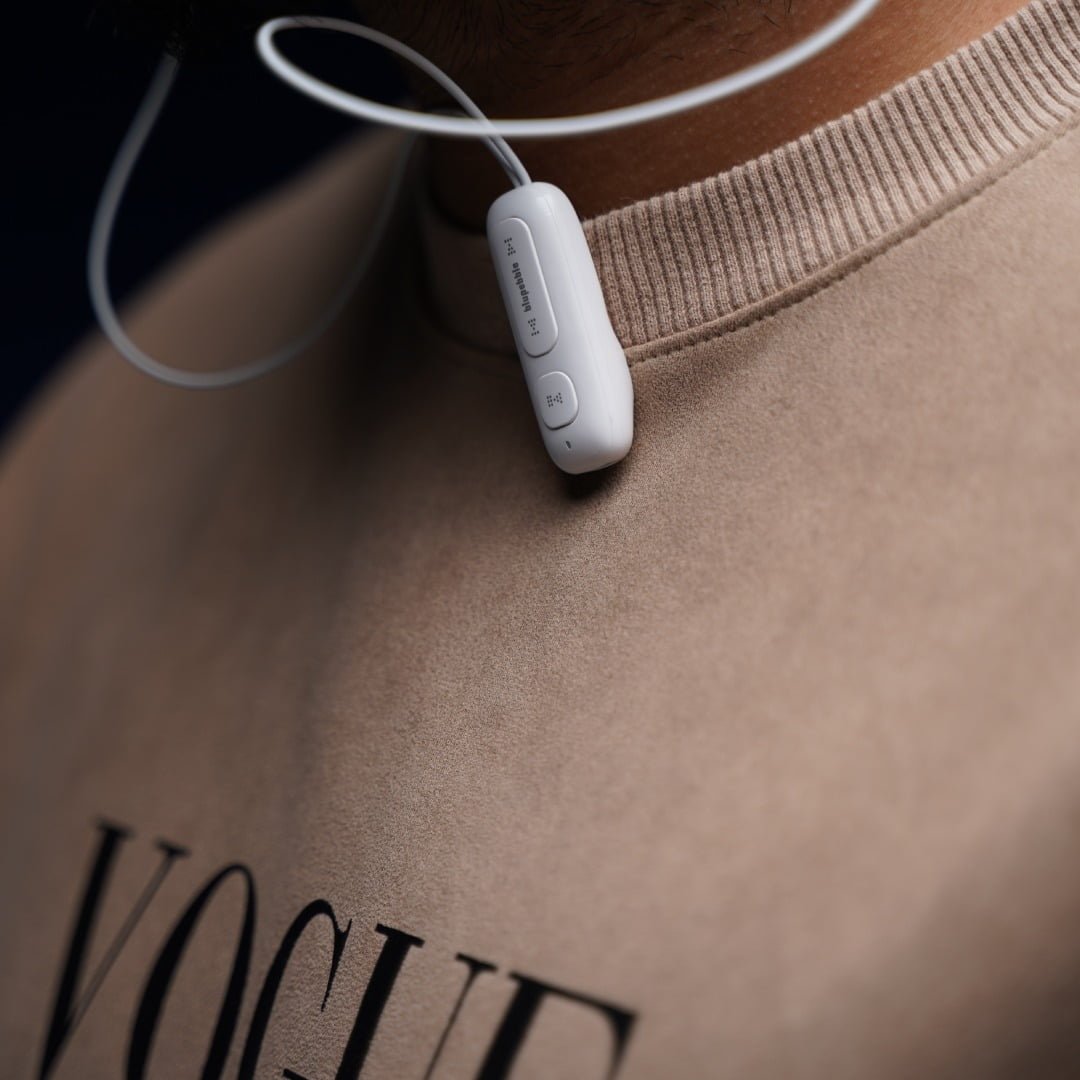 BLUPEBBLE BT CLIP WIRELESS EARPHONE WHITE BP-BTCLIP01-WH thumbnail 3