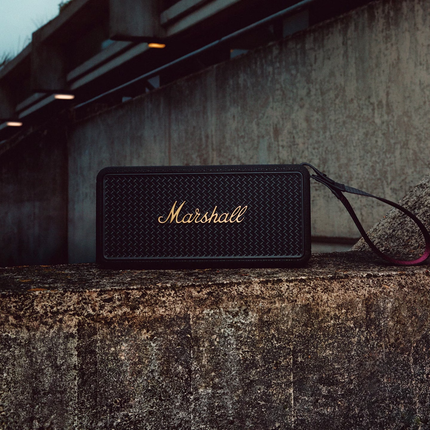 MARSHAL MIDDLETON II PORTABLE BLUETOOTH SPEAKER BLACK AND BRASS MIDDLETON2-BK-BRS thumbnail 7