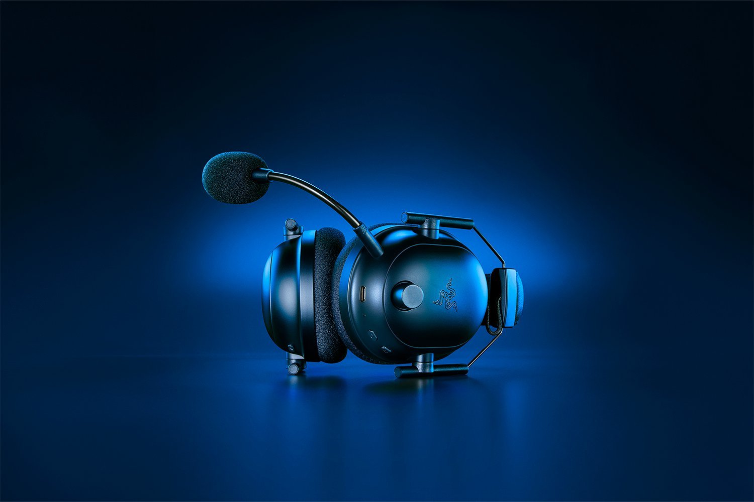 Razer BlackShark V2 Pro Gaming Headset for PlayStation (Black, RZ04-04530500-R3G1) - Wireless Audio for Competitive Gaming thumbnail 4
