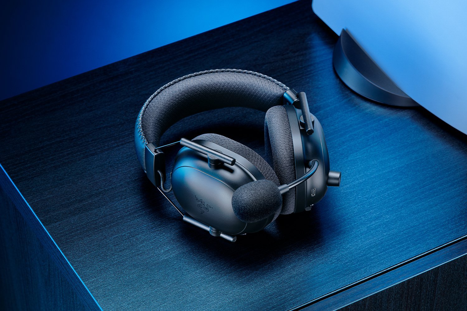 Razer BlackShark V2 Pro Gaming Headset for PlayStation (Black, RZ04-04530500-R3G1) - Wireless Audio for Competitive Gaming thumbnail 3