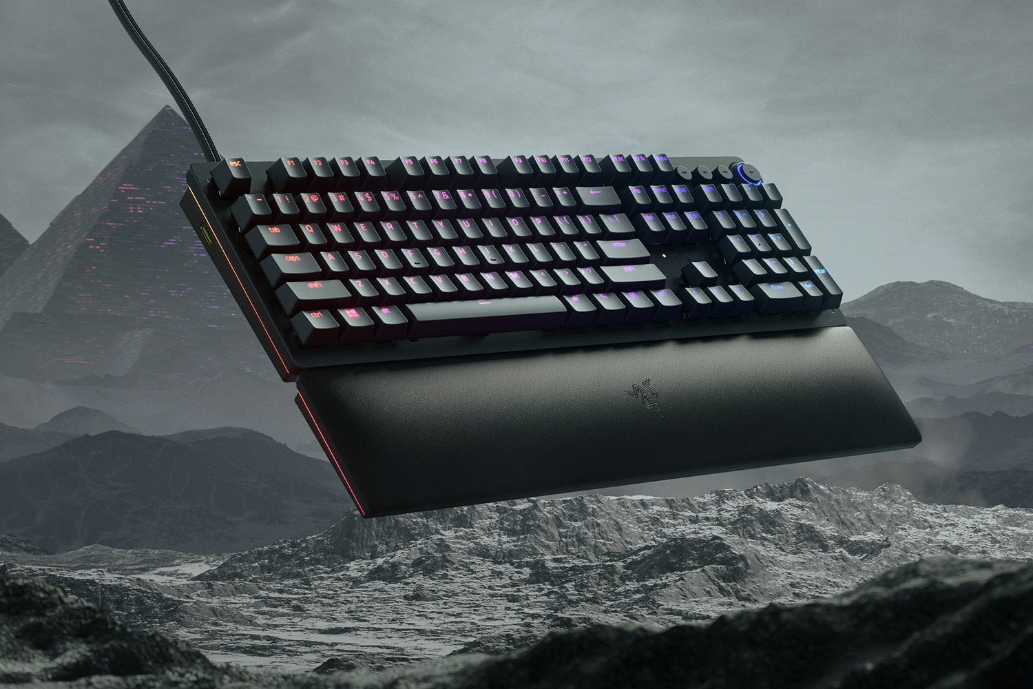 RAZER HUNTSMAN V2 ANALOG OPTICAL GAMING KEYBOARD RZ03-03610100-R3M1 thumbnail 2