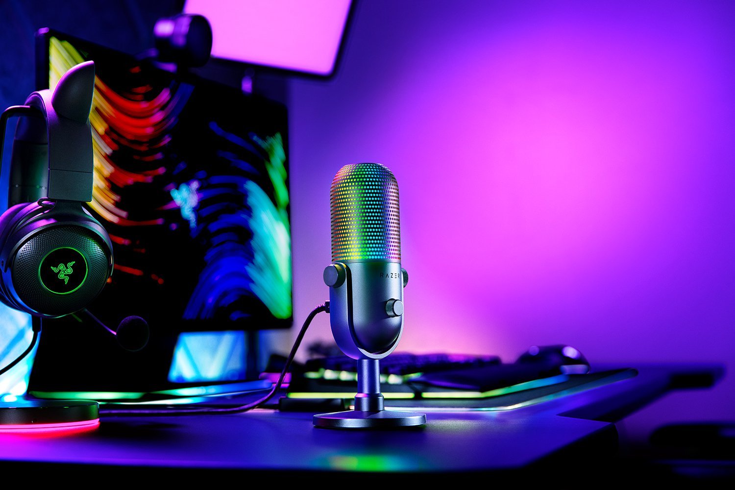 Razer Seiren V3 Chroma RGB USB Microphone (RZ19-05060100-R3M1) - Studio-Quality Audio with Tap-to-Mute and RGB Lighting thumbnail 7