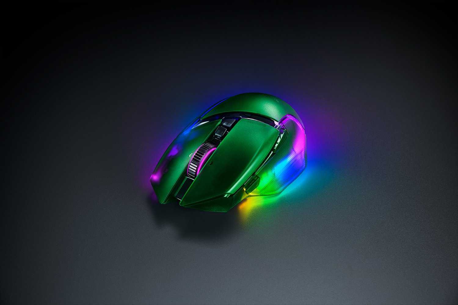 RAZER BASILISK V3 PRO ERGONOMIC WIRELESS GAMING MOUSE PHANTOM GREEN EDITION RZ01-05240300-R3G1 thumbnail 2