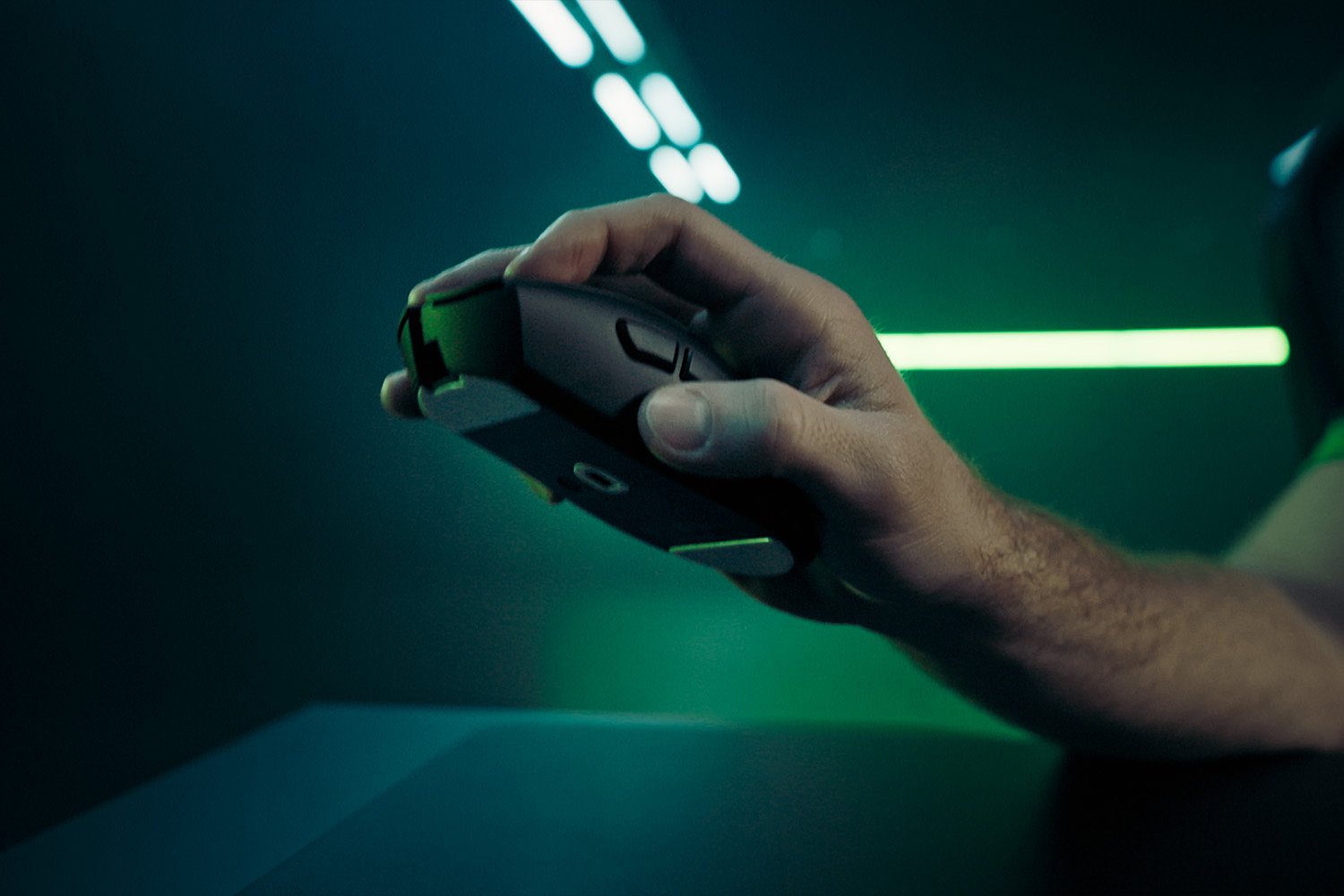 RAZER DEATHADDER V4 PRO ULTRA LIGHTWEIGHT WIRELESS ERGONOMIC GAMING MOUSE BLACK RZ01-05330100-R3G1 thumbnail 3
