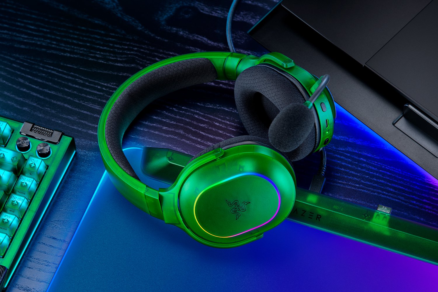 RAZER BARRACUDA X CHROMA WIRELESS GAMING HEADSET PHANTOM GREEN RZ04-05220300-R3M1 thumbnail 6