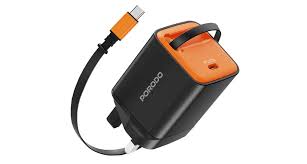 PORODO TEZPATRO 30W GAN CHARGER WITH USB C RETRACTABLE CABLE BLACK PDFWCH103BK