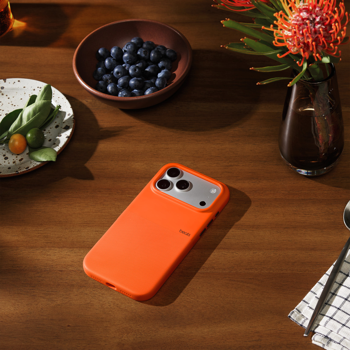 BEATS IPHONE 17 PRO MAX RUGGED CASE WITH MAGSAFE AND CAMERA CONTROL SIERRA ORANGE MGJC4 thumbnail 3