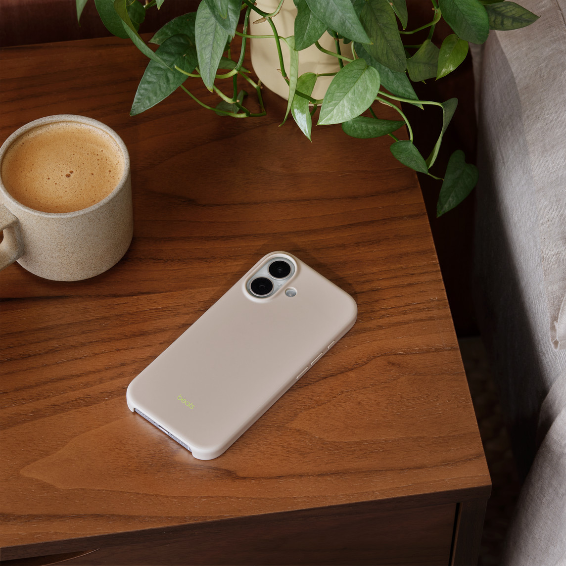 BEATS IPHONE 17 CASE WITH MAGSAFE AND CAMERA CONTROL LIME STONE MGK34 thumbnail 3
