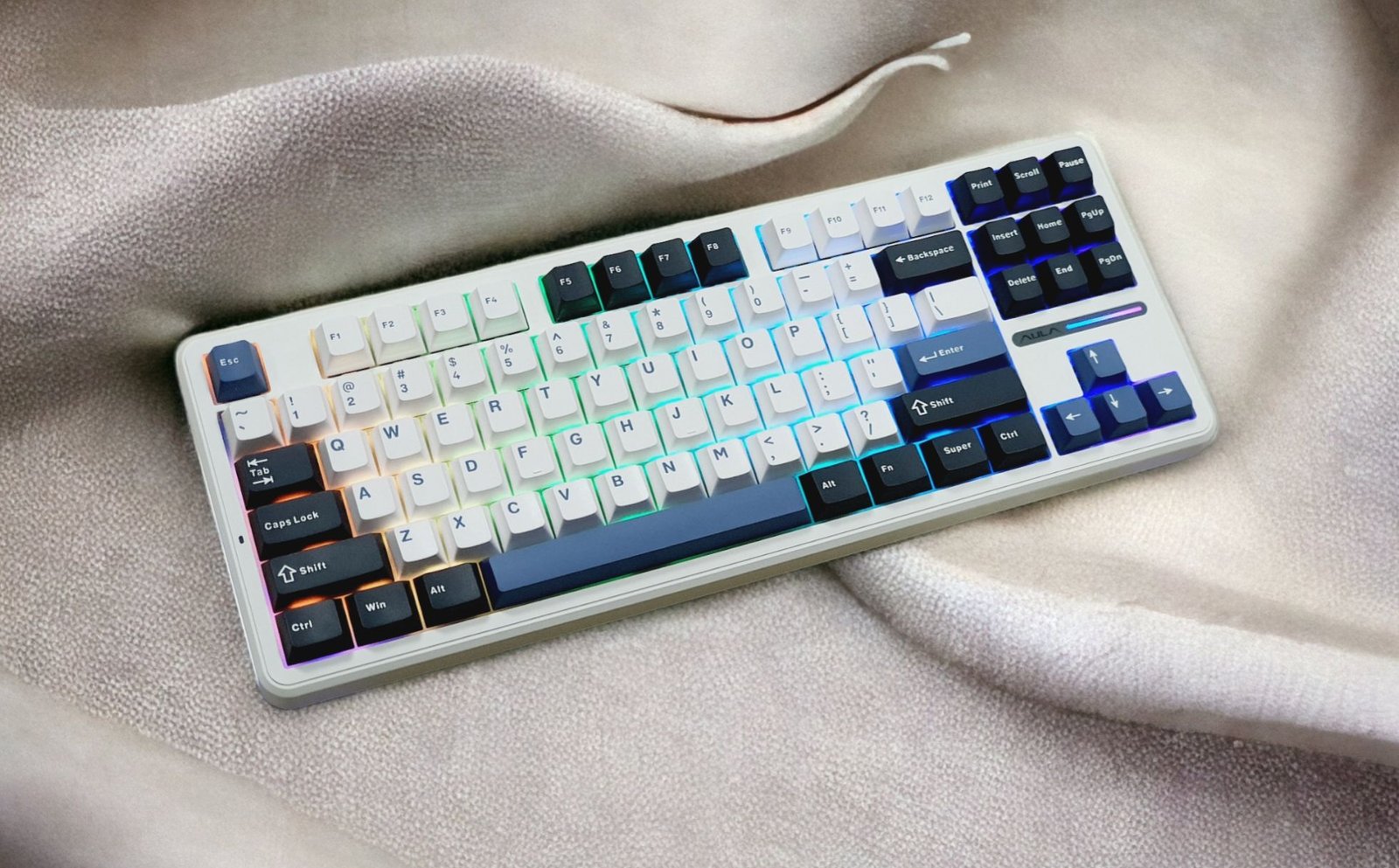 AULA GAMING MECHANICAL KEYBOARD F87 thumbnail 2
