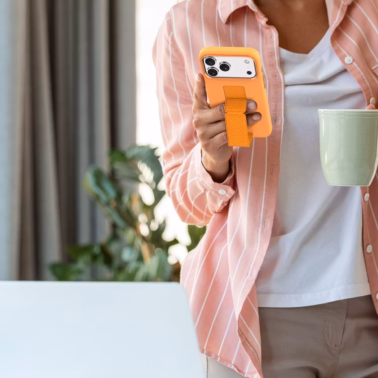 LEVELO IPHONE 17 PRO MAX MORPHIX SILICONE CASE WITH LEATHER GRIP ORANGE LVLMRPS17PMORG thumbnail 6