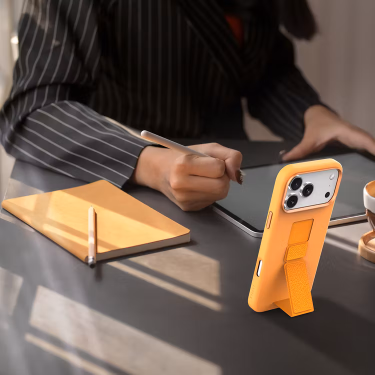 LEVELO IPHONE 17 PRO MAX MORPHIX SILICONE CASE WITH LEATHER GRIP ORANGE LVLMRPS17PMORG thumbnail 8