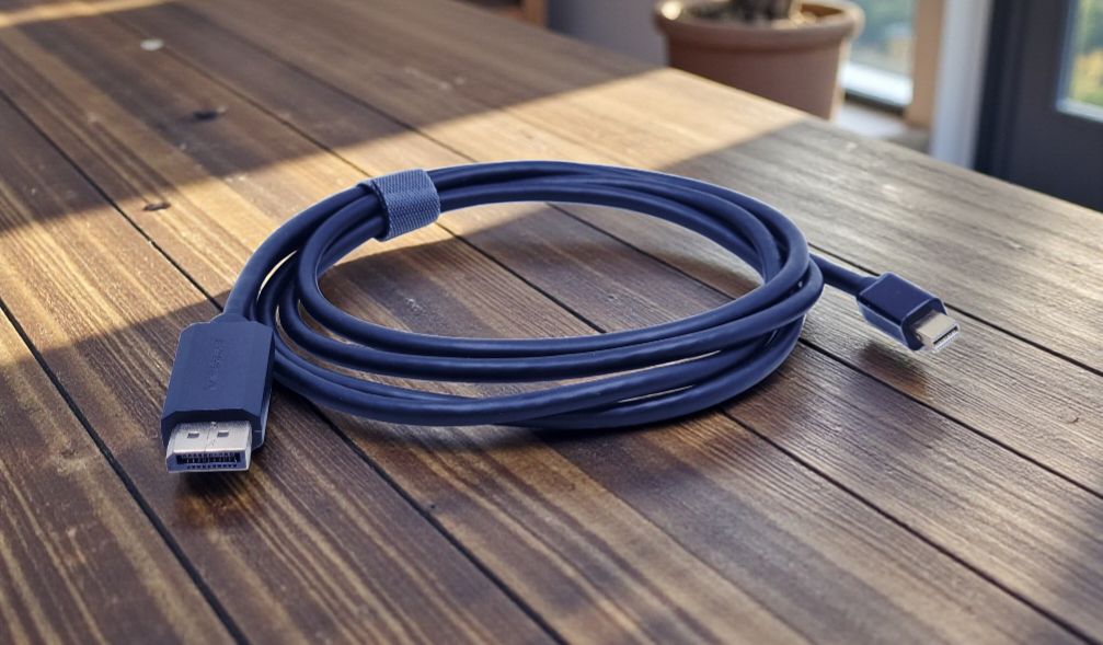 MINDPURE MINI DP TO DP ADAPTER ROUND CABLE BLACK 1.8M LX10401