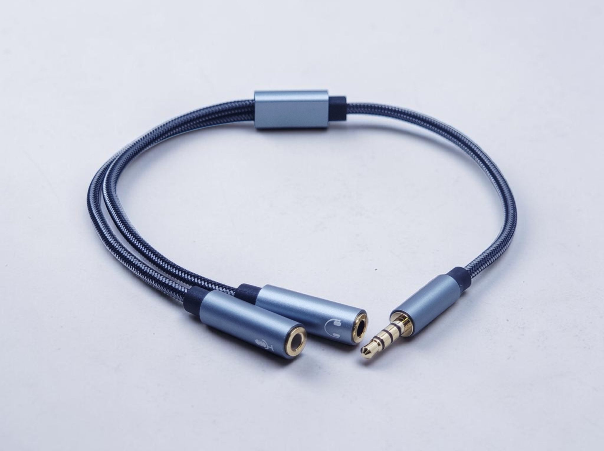 2 IN 1 AUDIO CABLE ADAPTER