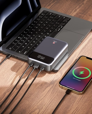 SWISS MILITARY 10000MAH 3 IN 1 WIRELESS MAGNETIC CHARGING PORTABLE POWERBANK BLACK thumbnail 4