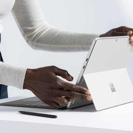 MICROSOFT SURFACE PRO KEYBOARD WITH PEN STORAGE ARABIC PLATINUM 8XA-00251 thumbnail 3