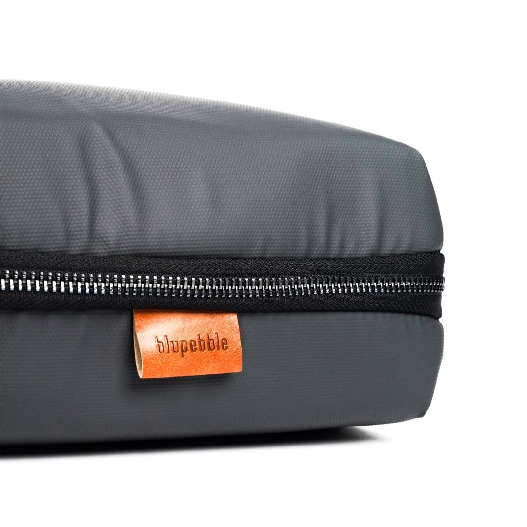 Blupebble Urban Pebble Gear Mobile Accessories Storage Bag in Dark Grey thumbnail 3