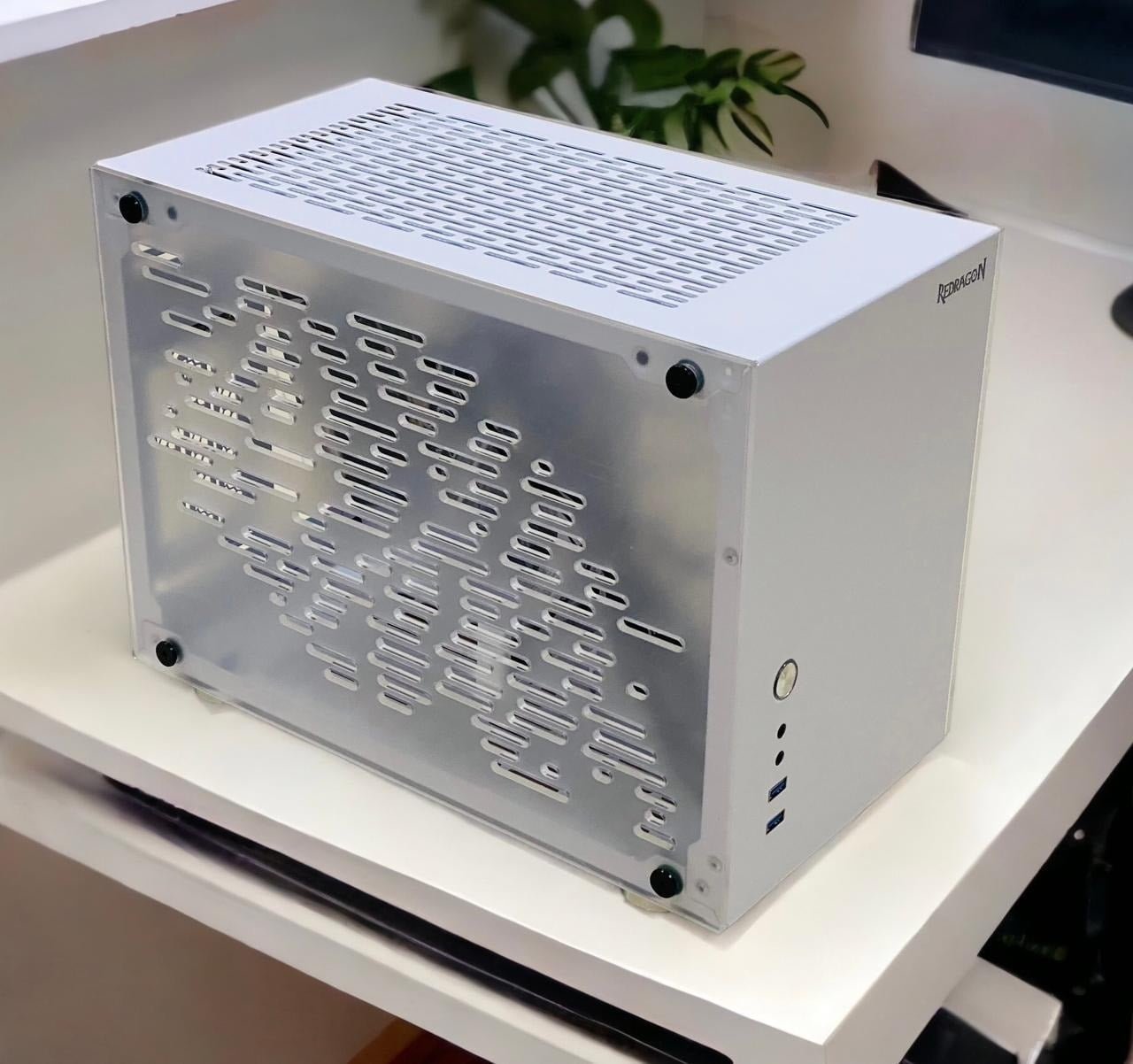 REDRAGON EB211 MINI-ITX GAMING COMPUTER CASE WHITE GC-EB211W