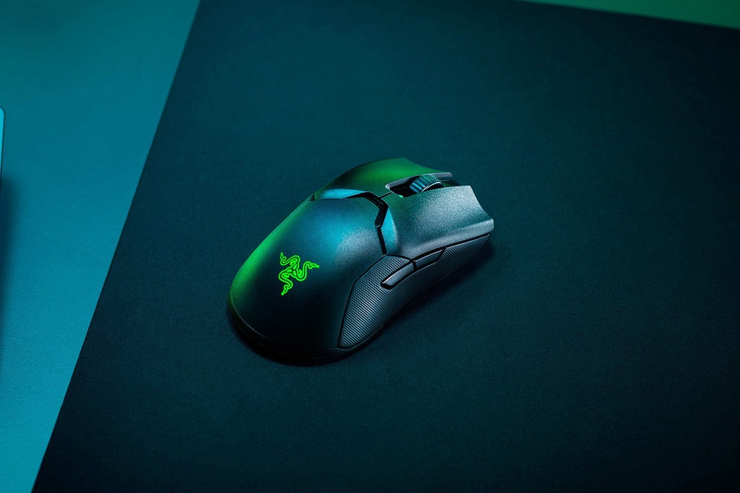 RAZER VIPER ULTIMATE WL GAMING MOUSE WITH CHARGING DOCK