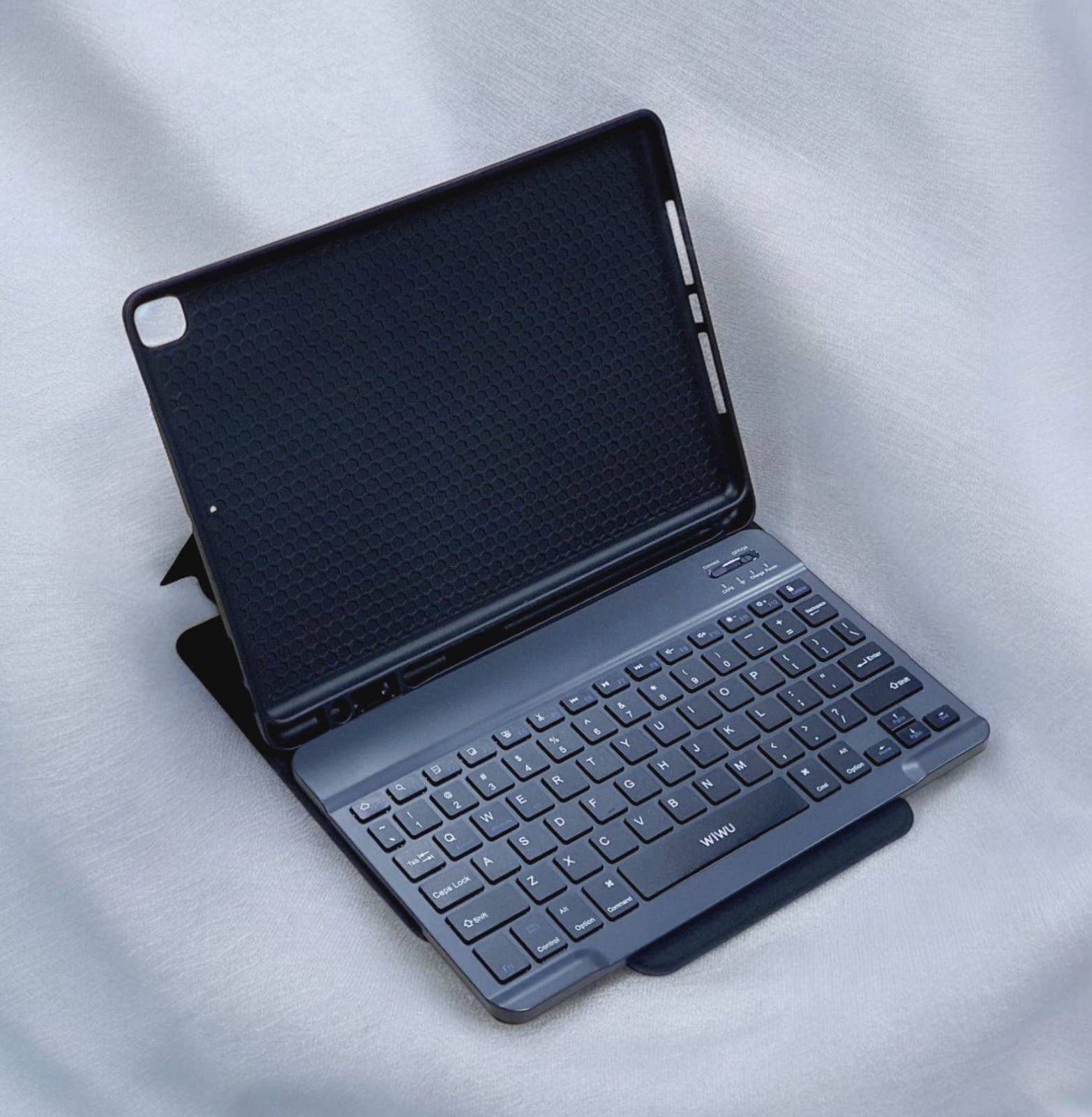 WIWU IPAD 10.2 / 10.5 INCH PROTECTIVE KEYBOARD CASE BLACK ARABIC thumbnail 3