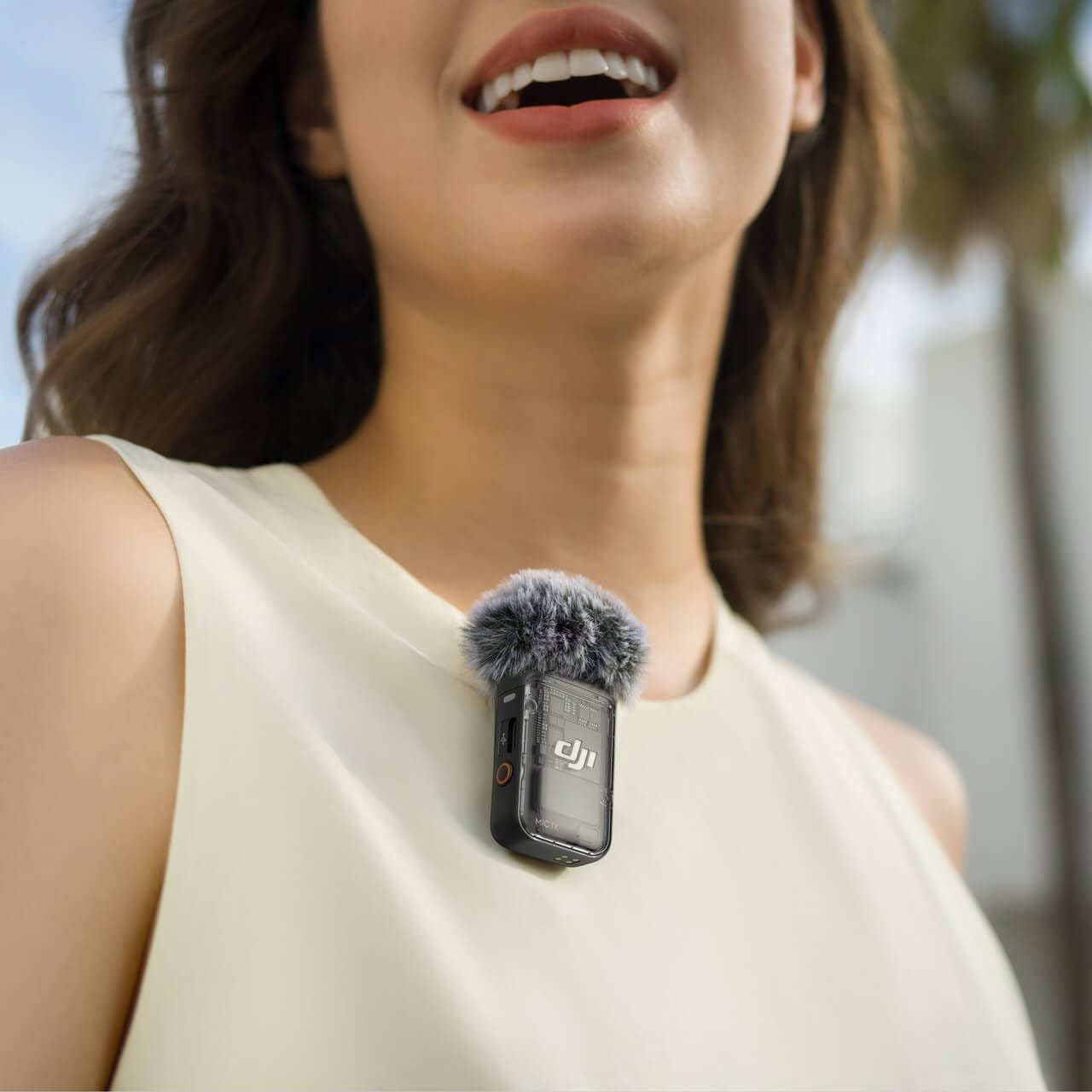 DJI Mic 2 - Professional Sound Quality for Your Video Productions : Capture Crisp Audio Wirelessly thumbnail 2