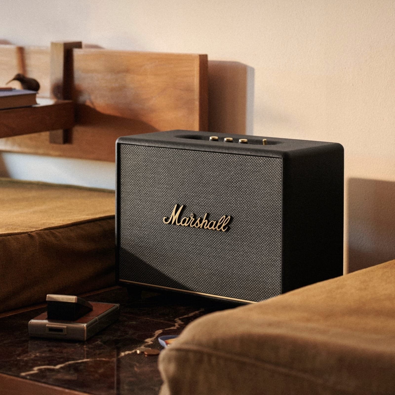 Marshall Woburn III Bluetooth Speaker - Enjoy Crisp Audio and Classic Design in Black! thumbnail 3