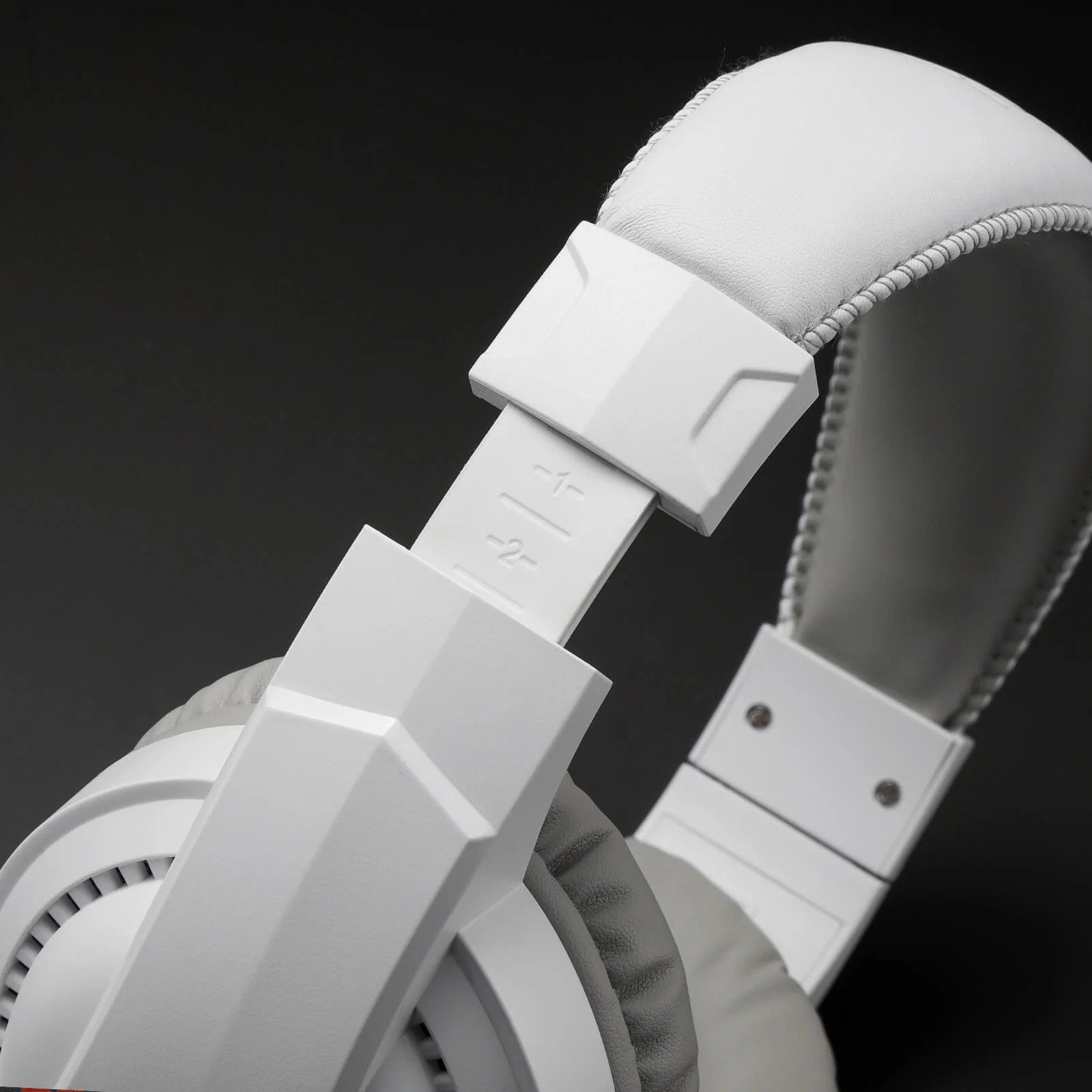 REDRAGON CRONUS GAMING HEADSET WITH MICROPHONE H211RGB thumbnail 12