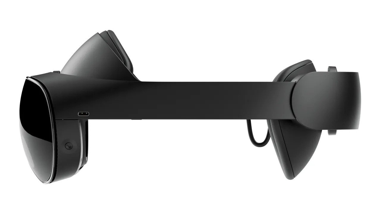 Immerse Yourself in Virtual Reality with the Oculus Meta Quest Pro - 256GB thumbnail 8