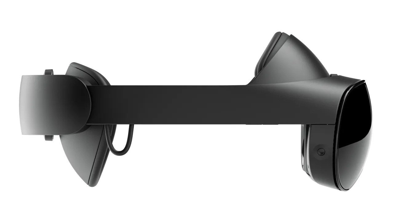 Immerse Yourself in Virtual Reality with the Oculus Meta Quest Pro - 256GB thumbnail 4