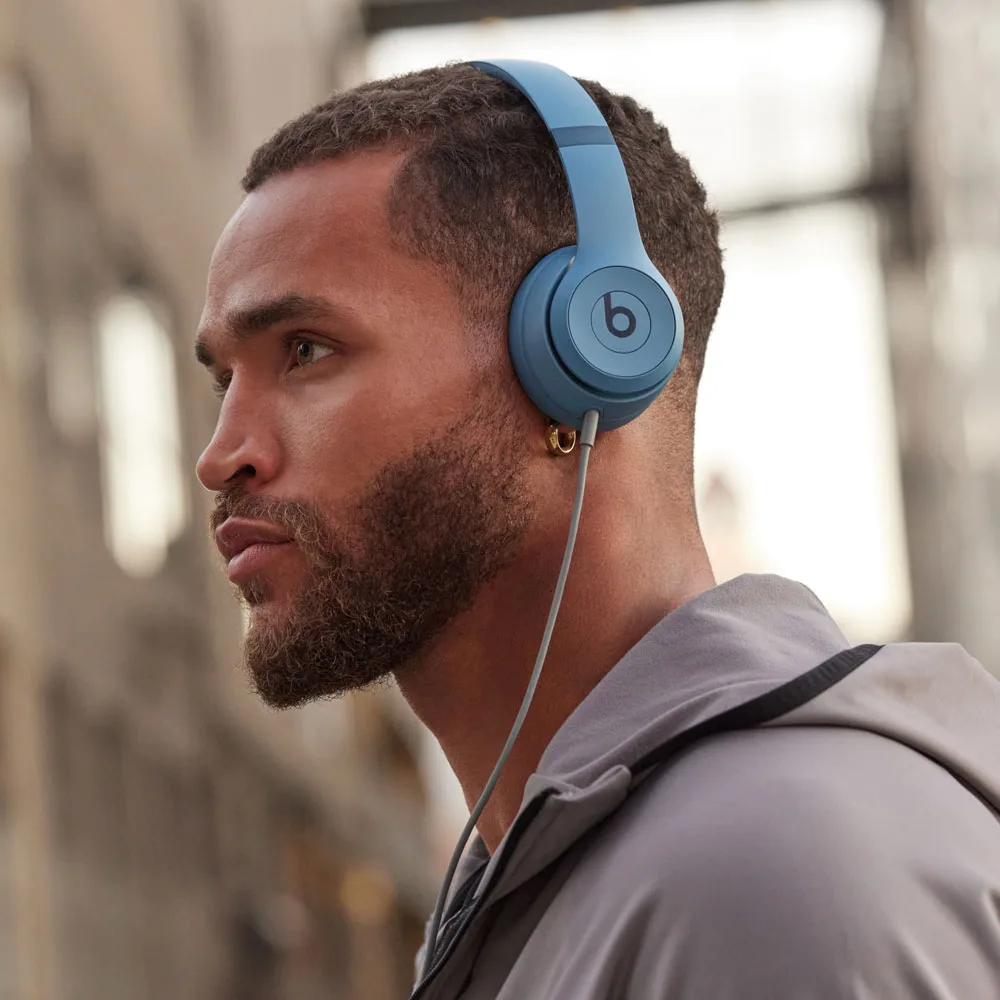 BEATS SOLO 4 WIRELESS HEADSET BLACK & GOLD MC2L4 thumbnail 4
