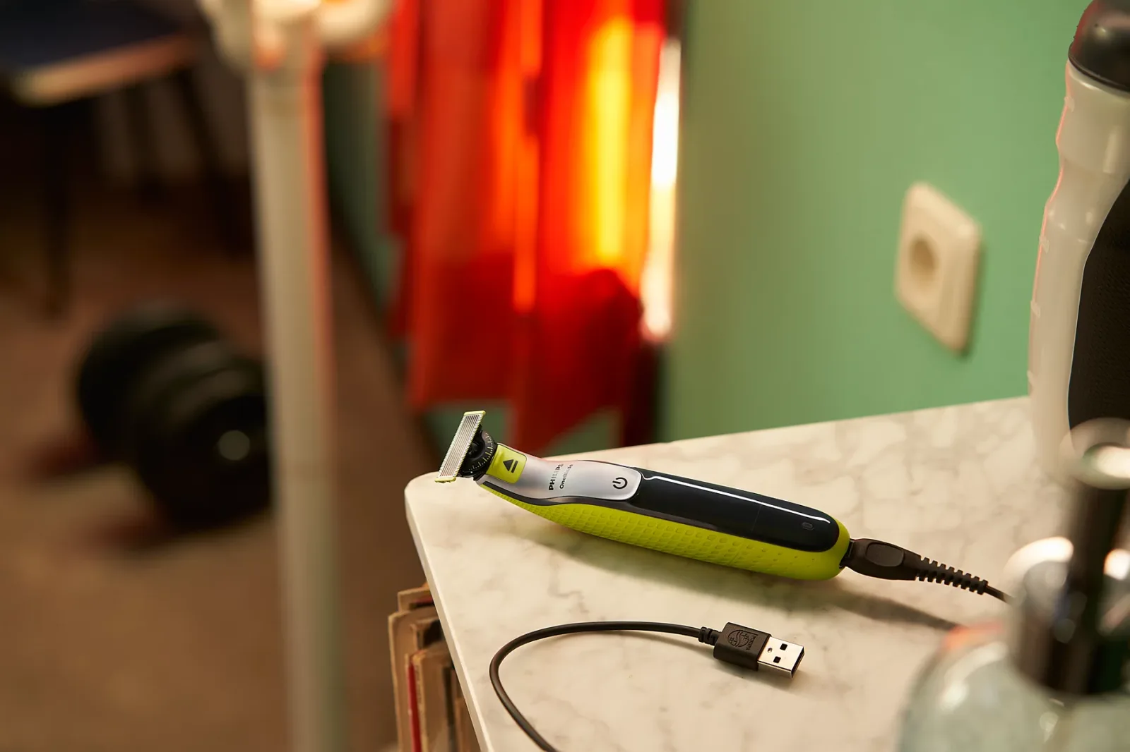 PHILIPS NORELCO ONEBLADE 360 FACE + BODY ELECTRIC TRIMMER AND SHAVER QP283470 thumbnail 10