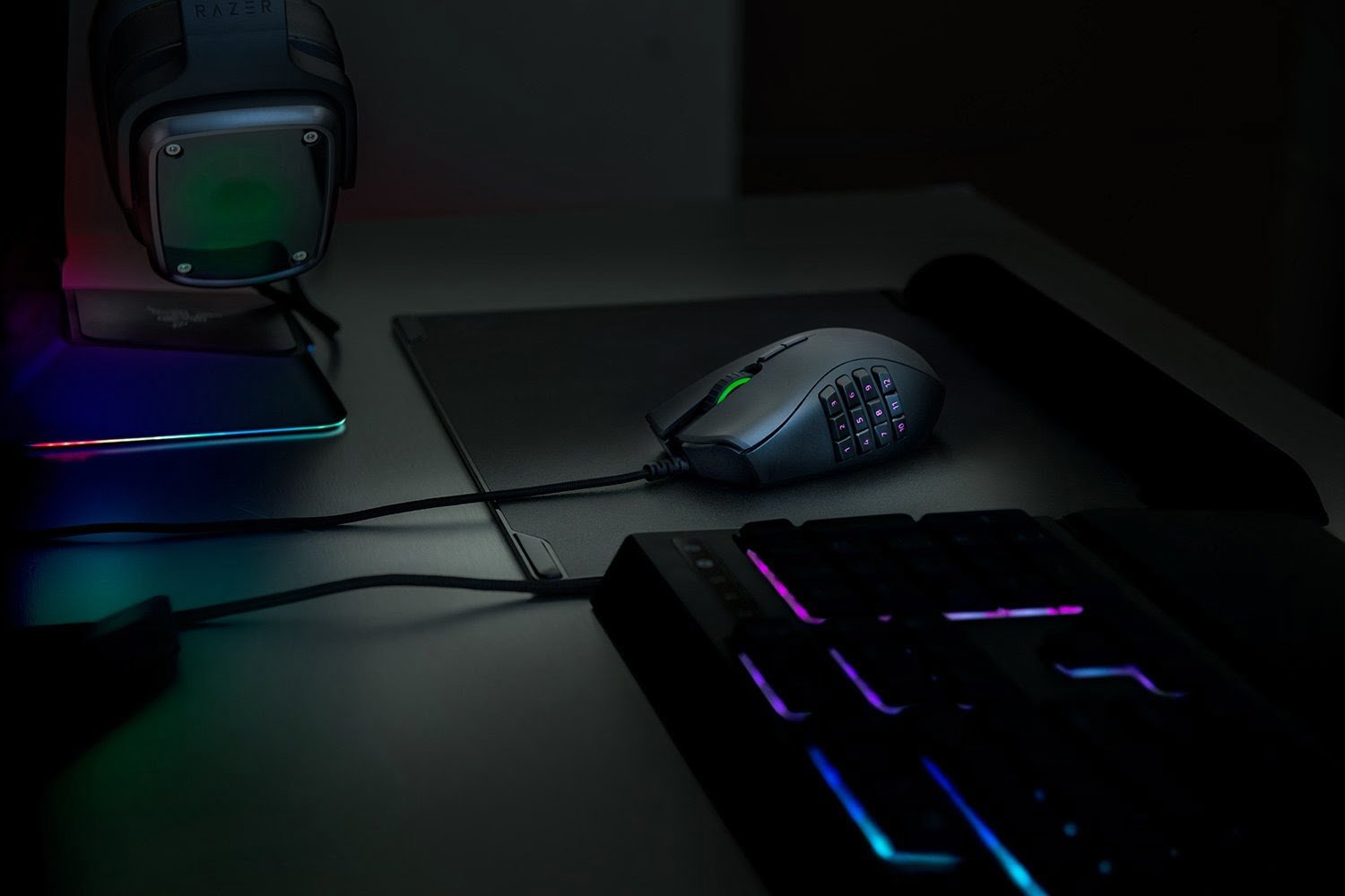 RAZER NAGA TRINITY MULTI COLOR WIRED MMO MOUSE RZ01-02410100-R3M1 thumbnail 2